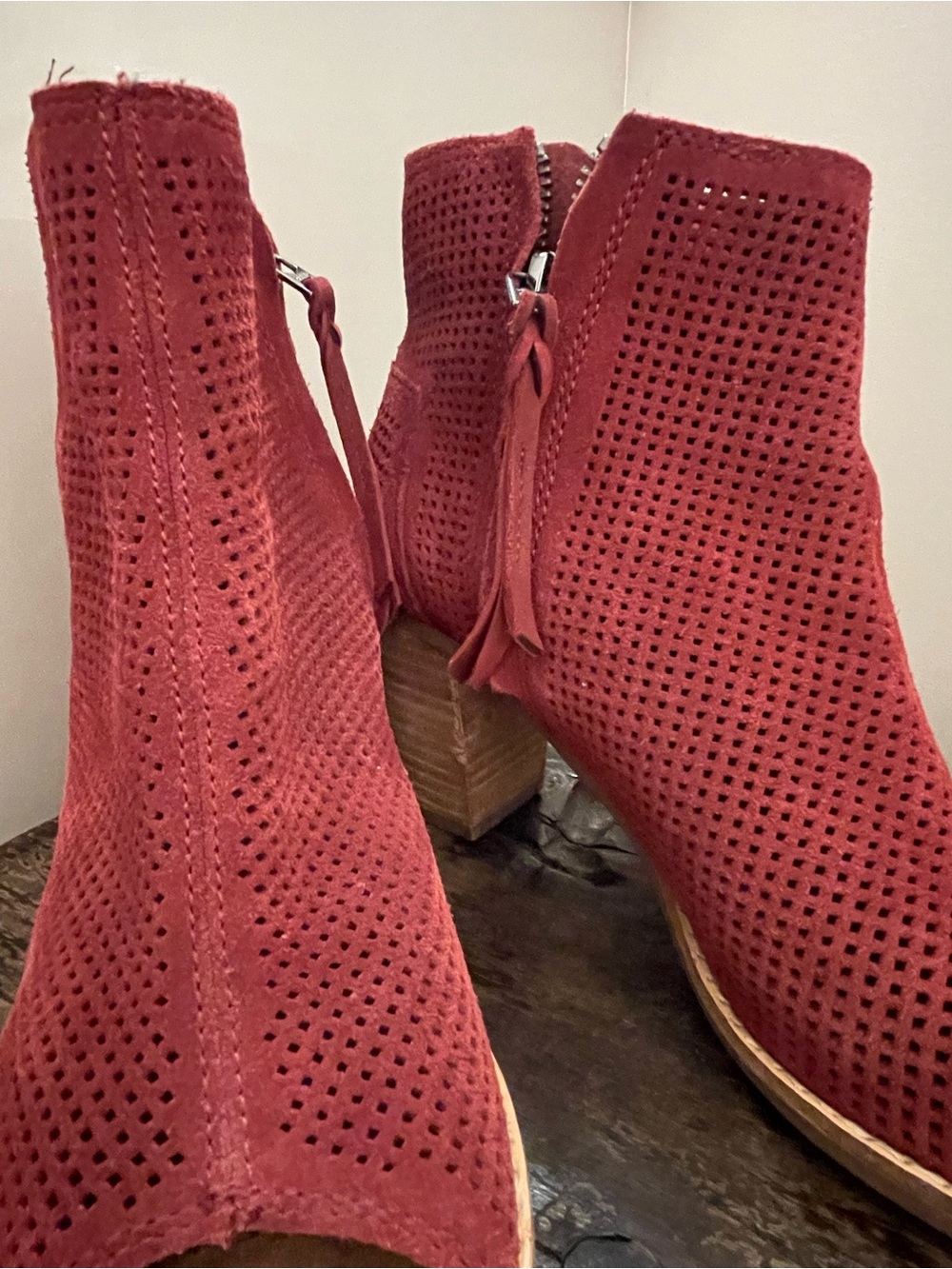 TOMS Majorca Oxblood Burgundy Suede Perforated Peep Toe Booties Boots 7.5 W